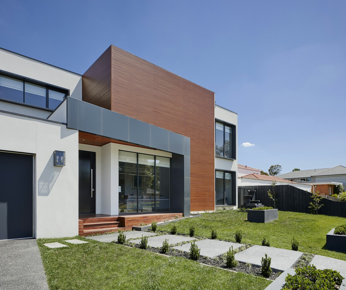 Vivienda integrada en una parcela con jardín